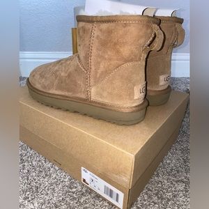 UGG Women’s Classic Mini II Boot Size 7